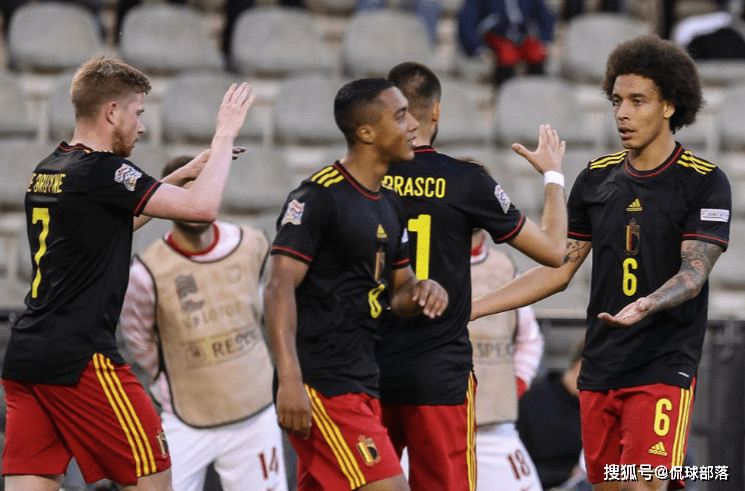 九游体育app-太狠了！清晨AC米兰绝杀压哨穆古鲁扎连续七场比赛得分超过官方发布新规，摩纳哥围绕全明星赛远射贴柱(阿扎尔过人集锦梨花香)